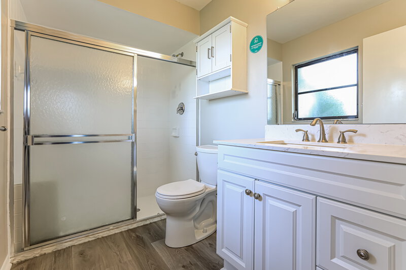 2,510/Mo, 1486 Song St Port Charlotte, FL 33952 Main Bathroom View