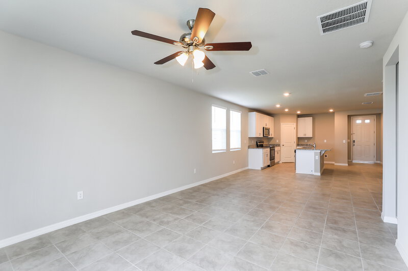 2,790/Mo, 10205 Daybreak Glen Parrish, FL 34219 Living Room View