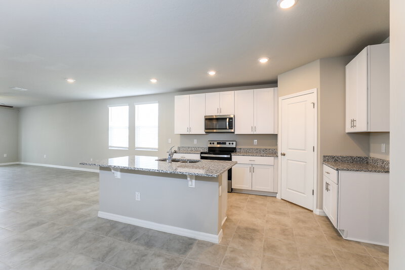 2,790/Mo, 10205 Daybreak Glen Parrish, FL 34219 Kitchen View