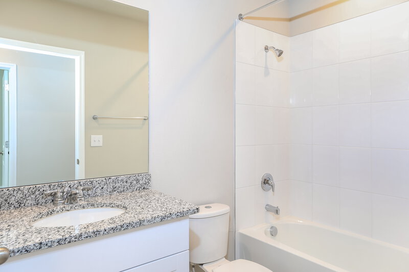 2,790/Mo, 10205 Daybreak Glen Parrish, FL 34219 Bathroom View
