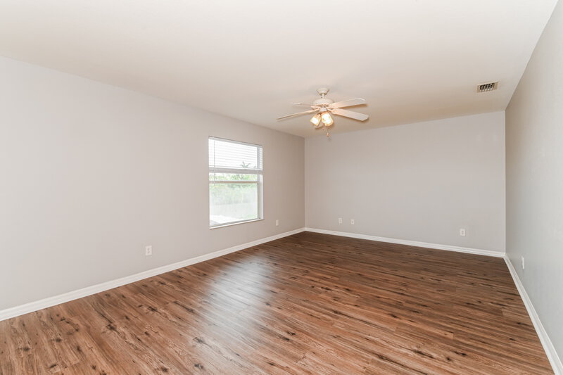 2,270/Mo, 1307 SE 18th St Cape Coral, FL 33990 Family Room View