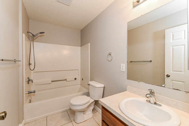 2,270/Mo, 1307 SE 18th St Cape Coral, FL 33990 Bathroom View