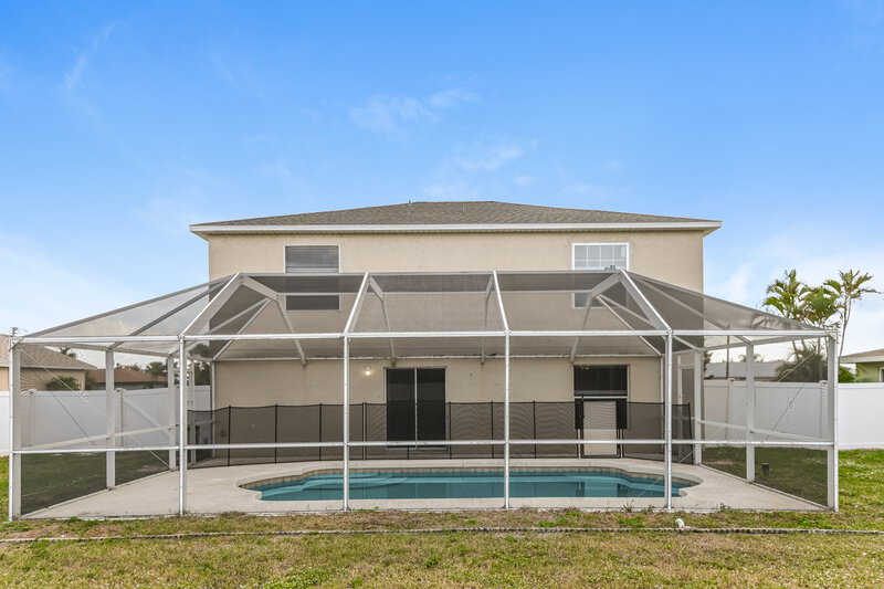 2,270/Mo, 1307 SE 18th St Cape Coral, FL 33990 Rear View