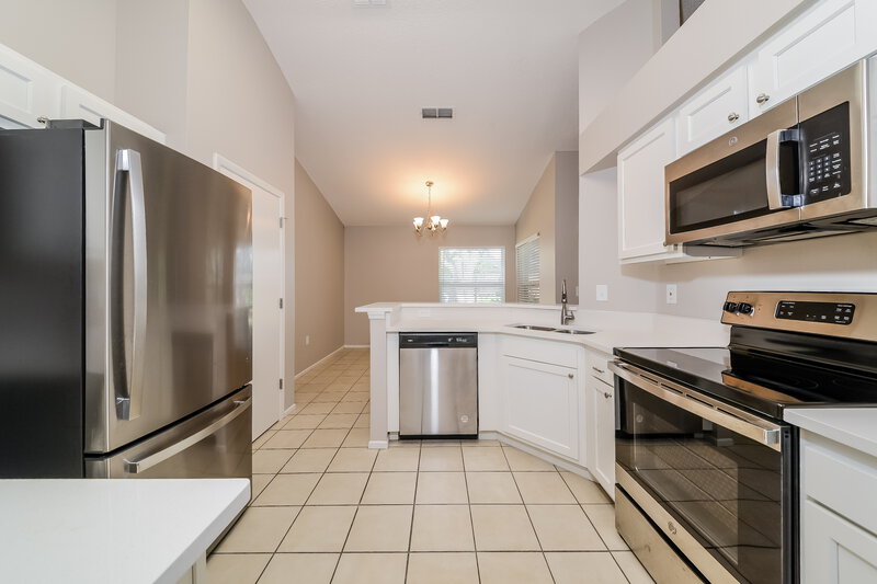 2,360/Mo, 605 45th St E Bradenton, FL 34208 Kitchen View 2