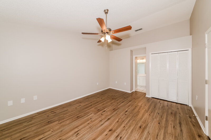 2,360/Mo, 605 45th St E Bradenton, FL 34208 Main Bedroom View 2