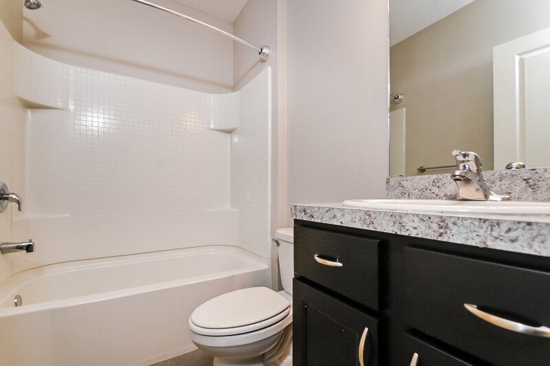 2,220/Mo, 5015 Willow Preserve Way Palmetto, FL 34221 Bathroom View