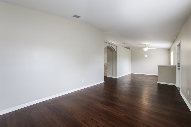 2,270/Mo, 313 SE 26th Ter Cape Coral, FL 33904 Living Room View 2