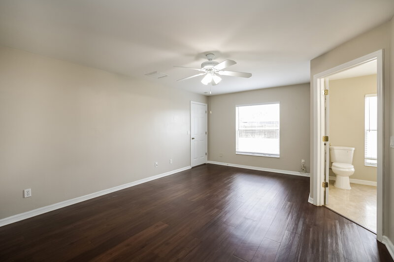 2,270/Mo, 313 SE 26th Ter Cape Coral, FL 33904 Main Bedroom View