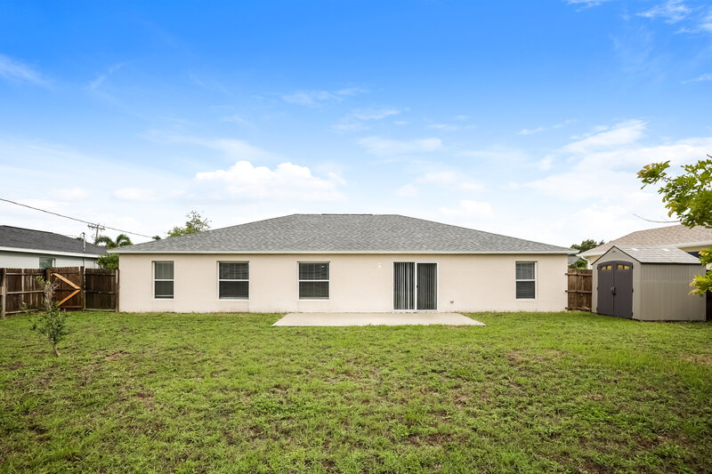 2,270/Mo, 313 SE 26th Ter Cape Coral, FL 33904 Rear View