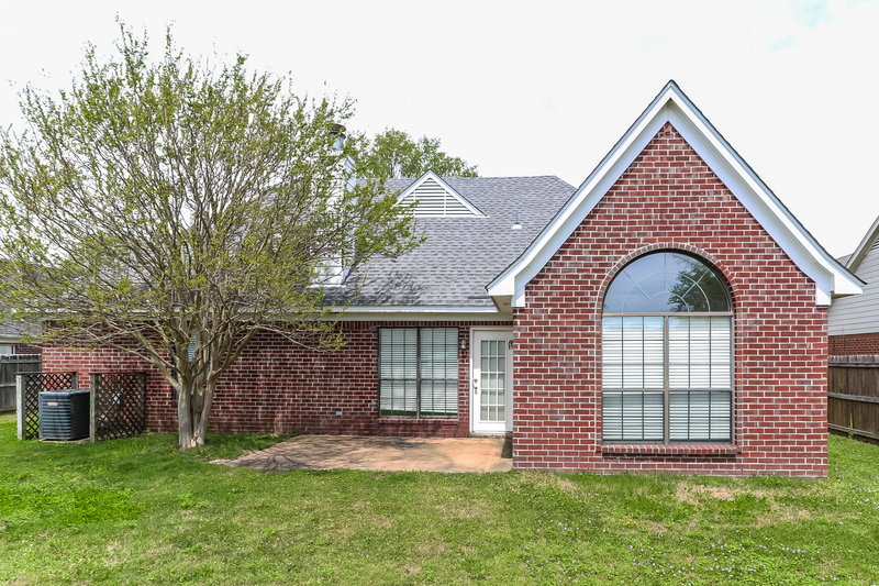 1,805/Mo, 10165 Fox Chase Dr Olive Branch, MS 38654 Rear View