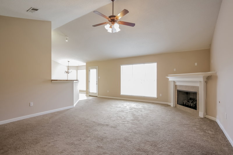 1,875/Mo, 5918 Tommy Joe Dr Southaven, MS 38672 Living Room View 2
