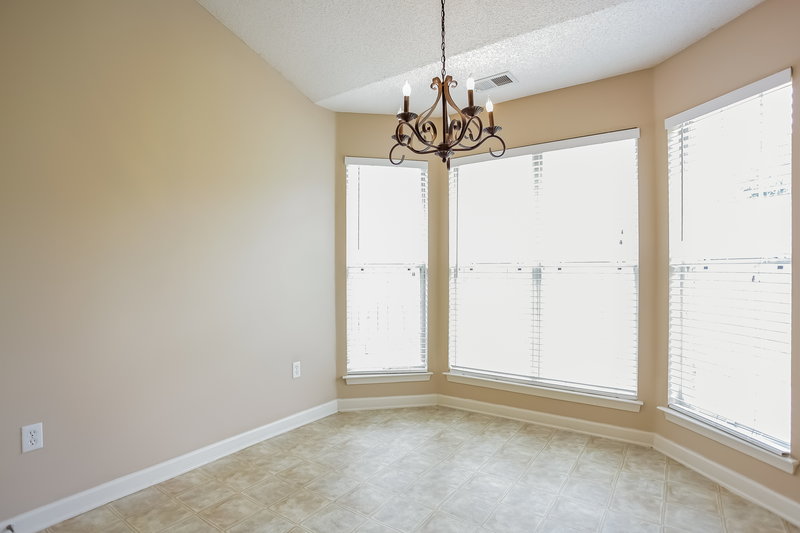 1,875/Mo, 5918 Tommy Joe Dr Southaven, MS 38672 Dining Room View