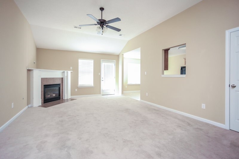 1,830/Mo, 3179 Peachtree Dr Southaven, MS 38672 Living Room View