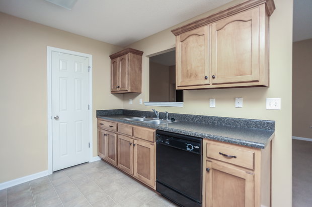 1,830/Mo, 3179 Peachtree Dr Southaven, MS 38672 Kitchen View 2