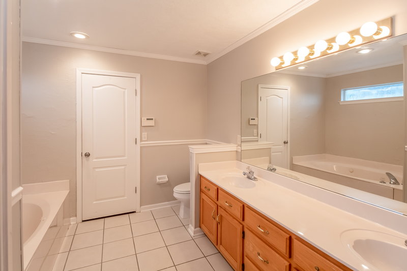 1,950/Mo, 9216 Rachel Shea Ave Olive Branch, MS 38654 Master Bathroom View