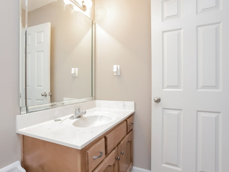 1,870/Mo, 8989 William Paul Dr Olive Branch, MS 38654 Bathroom View 2