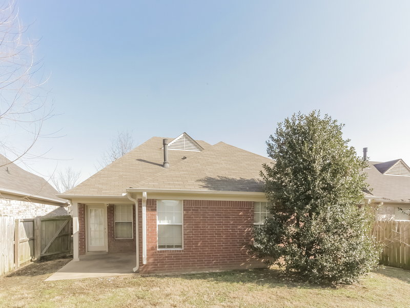 1,870/Mo, 8989 William Paul Dr Olive Branch, MS 38654 Rear View