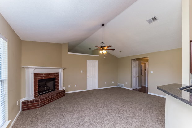 1,860/Mo, 7395 Bridle Cv Southaven, MS 38671 Living Room View