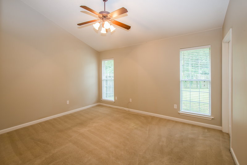 2,290/Mo, 7197 Willow Point Dr Horn Lake, MS 38637 Master Bedroom View