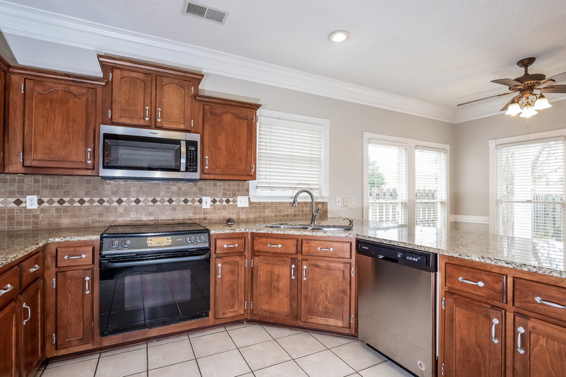 2,255/Mo, 4797 Stone Cross Dr Olive Branch, MS 38654 Kitchen View 2