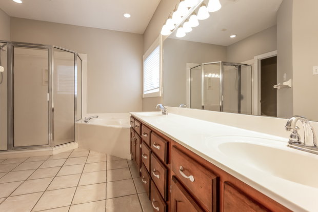 2,255/Mo, 4797 Stone Cross Dr Olive Branch, MS 38654 Bathroom View
