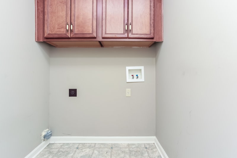 1,695/Mo, 4519 Shadow Hollow Dr Horn Lake, MS 38637 Laundry Room View