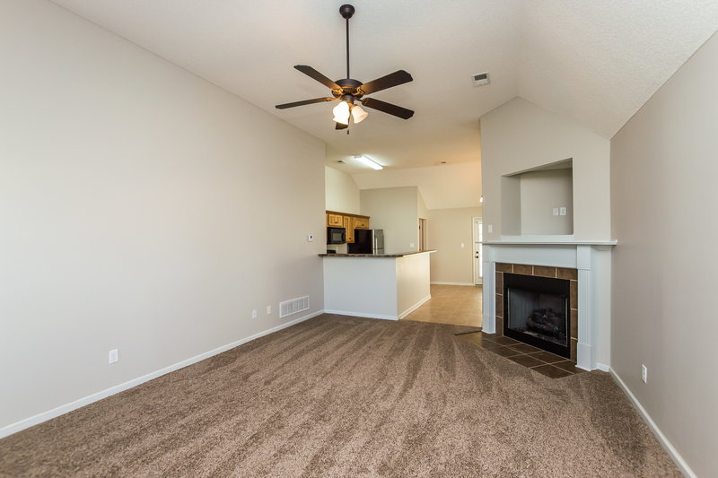 2,660/Mo, 9889 Southern Oak Way Olive Branch, MS 38654 Living Room View 2