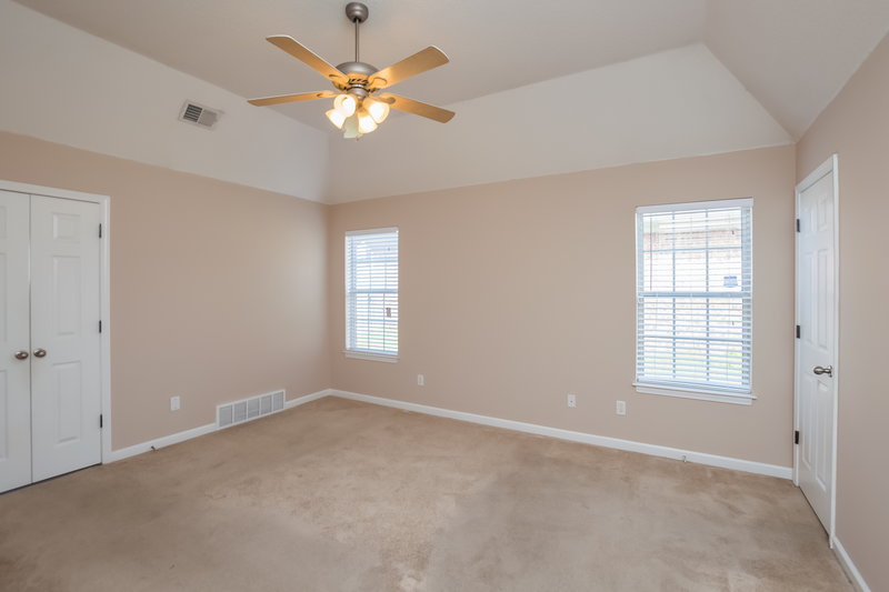 1,990/Mo, 9129 William Paul Dr Olive Branch, MS 38654 Living Room View