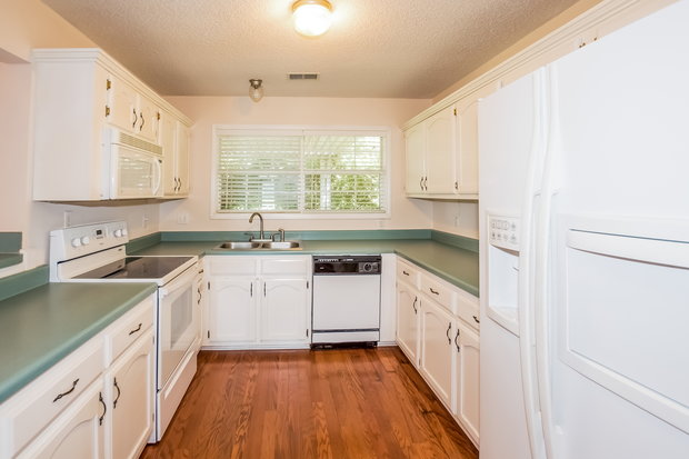 1,695/Mo, 10102 Fox Hunt Dr Olive Branch, MS 38654 Kitchen View 2