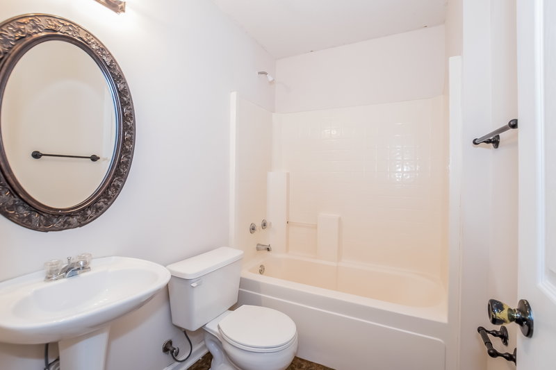 1,695/Mo, 10102 Fox Hunt Dr Olive Branch, MS 38654 Bathroom View