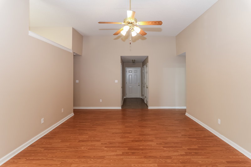2,600/Mo, 1128 Fredrick Dr Southaven, MS 38671 Living Room View 2