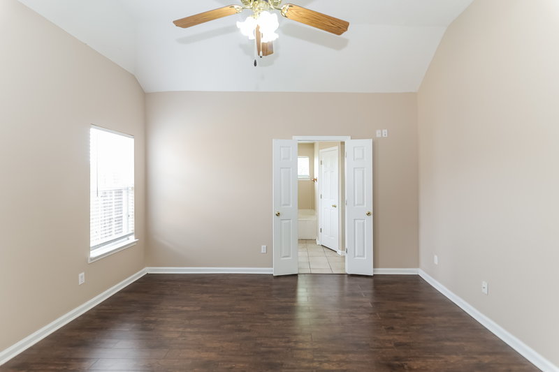2,600/Mo, 1128 Fredrick Dr Southaven, MS 38671 Master Bedroom View
