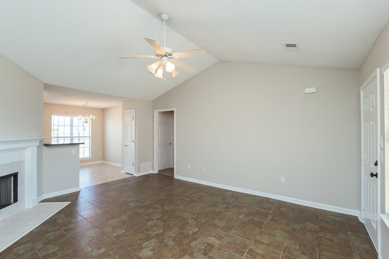 2,360/Mo, 1890 Central Trails Dr Southaven, MS 38671 Living Room View 2