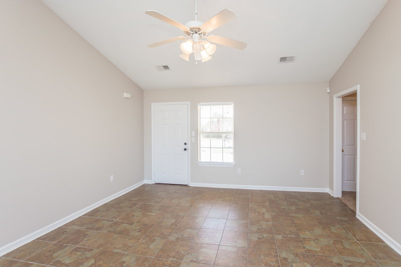 2,360/Mo, 1890 Central Trails Dr Southaven, MS 38671 Living Room View 3