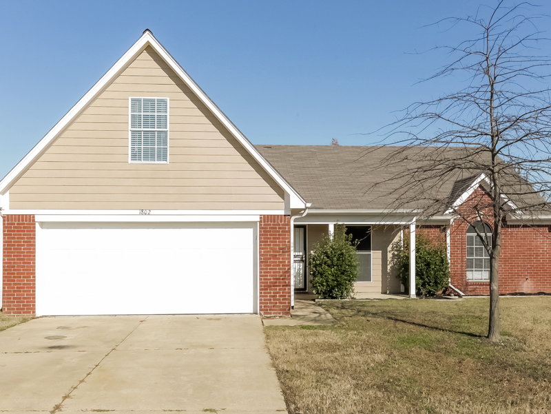 2,005/Mo, 1802 Mary Payton Cv Southaven, MS 38671 External View