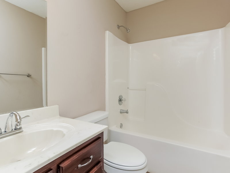 2,005/Mo, 1802 Mary Payton Cv Southaven, MS 38671 Bathroommediumx View