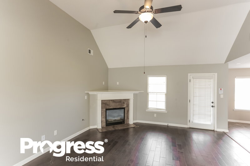 2,420/Mo, 4586 Davis Grove Blvd Olive Branch, MS 38654 Living Room View