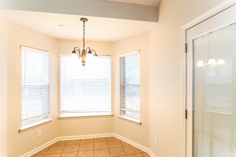 2,095/Mo, 10584 Parker Cv Olive Branch, MS 38654 Breakfast Nook View