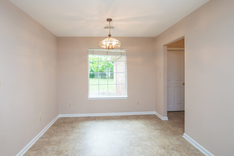 1,930/Mo, 2353 Heather Rdg Southaven, MS 38672 Dining Room View