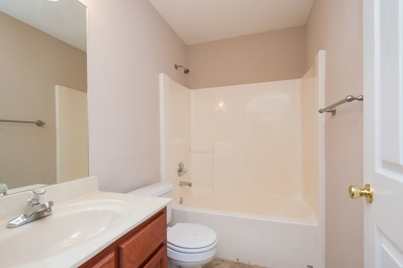 1,930/Mo, 2353 Heather Rdg Southaven, MS 38672 Bathroom View