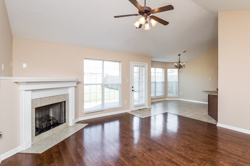 1,985/Mo, 1848 Roy Dr Southaven, MS 38671 Living Room View