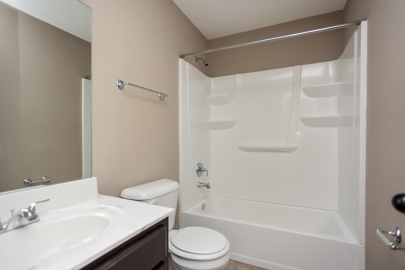 2,015/Mo, 7868 Ridgedale Dr Olive Branch, MS 38654 Bathroom View