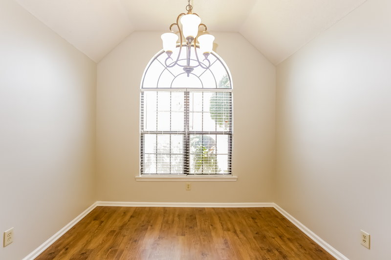 3,500/Mo, 2815 S Cherry Dr Southaven, MS 38672 Dining Room View