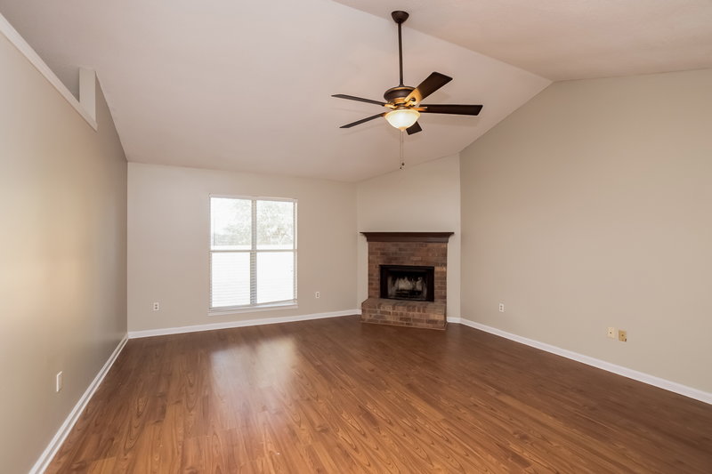 1,885/Mo, 10378 Yates Dr Olive Branch, MS 38654 Living Room View