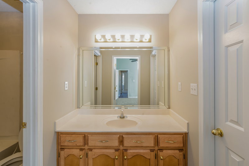 1,545/Mo, 7908 Milestone Dr Southaven, MS 38671 Bathroom View