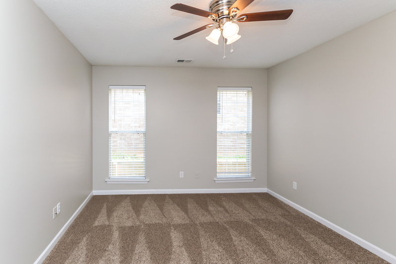 2,265/Mo, 10805 Paul Coleman Dr Olive Branch, MS 38654 Dining Room View 2