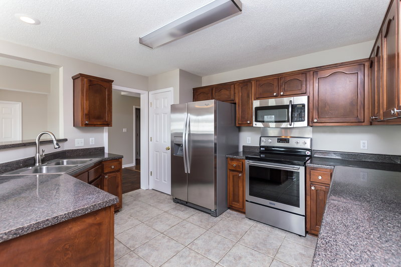 2,265/Mo, 10805 Paul Coleman Dr Olive Branch, MS 38654 Kitchen View