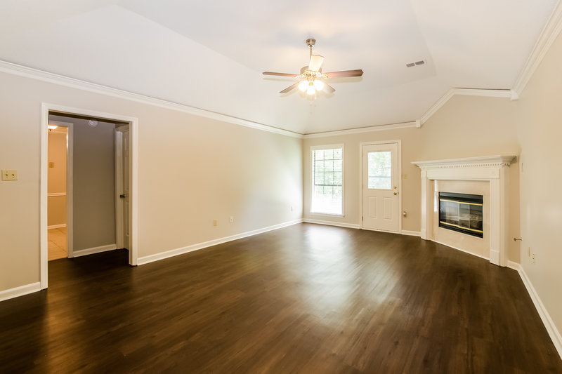 1,940/Mo, 6760 Diana Dr Olive Branch, MS 38654 Living Room View 2