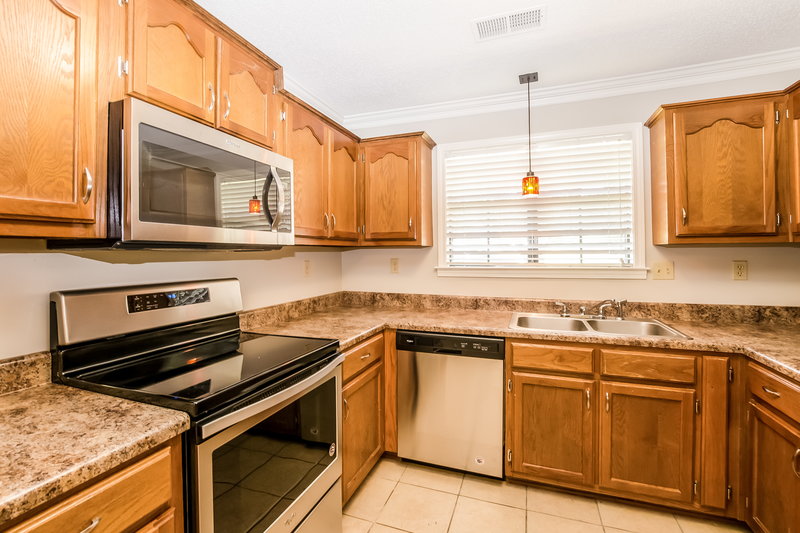 1,940/Mo, 6760 Diana Dr Olive Branch, MS 38654 Kitchen View 3