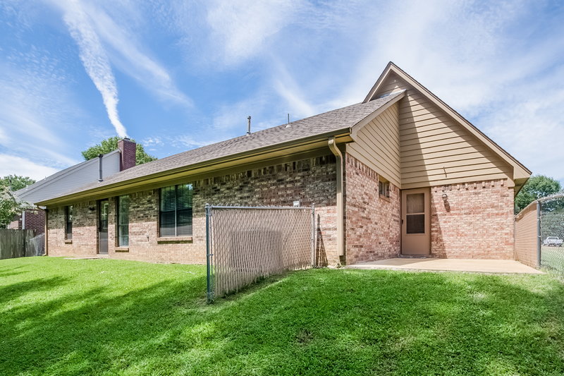 1,940/Mo, 6760 Diana Dr Olive Branch, MS 38654 Rear View 2